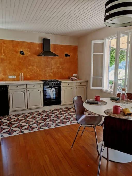 Maison A La Campagne Avec Spa Et Piscine Турет-сюр-Лу Екстериор снимка