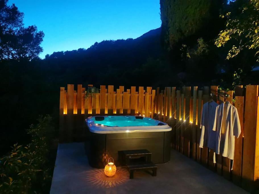 Maison A La Campagne Avec Spa Et Piscine Турет-сюр-Лу Екстериор снимка